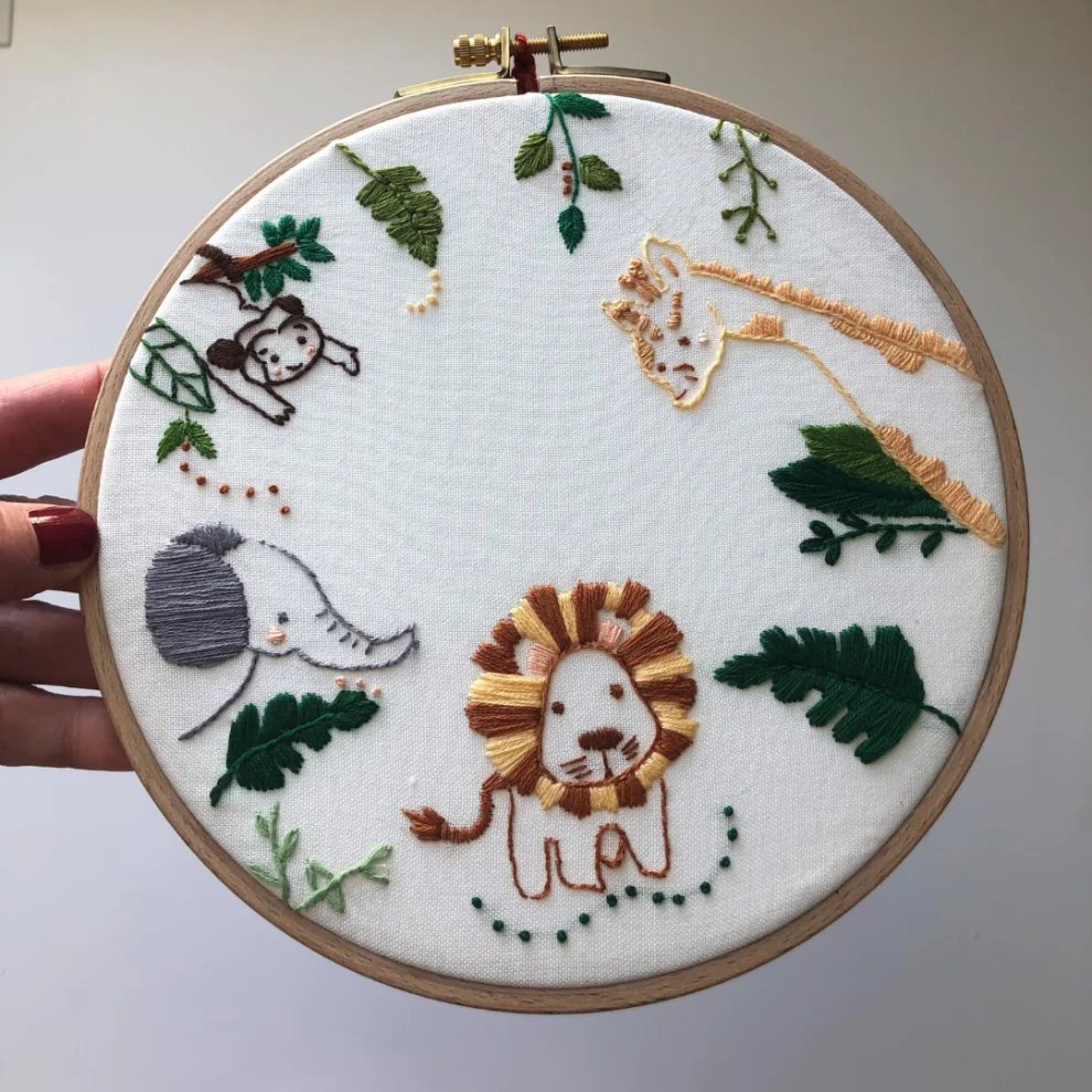 DEAR HOME - Baby's Room Embroidery Hoop Art