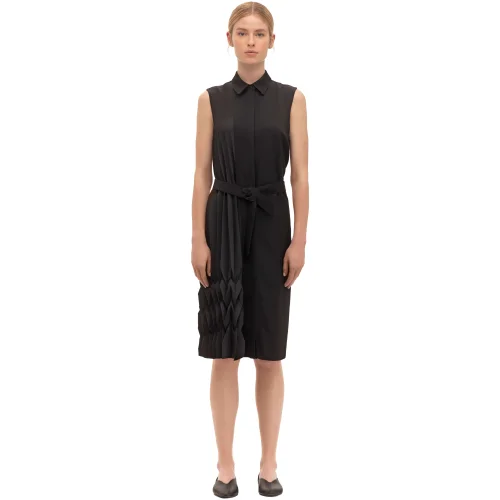Quo - Digale Accordion Pleated Dress