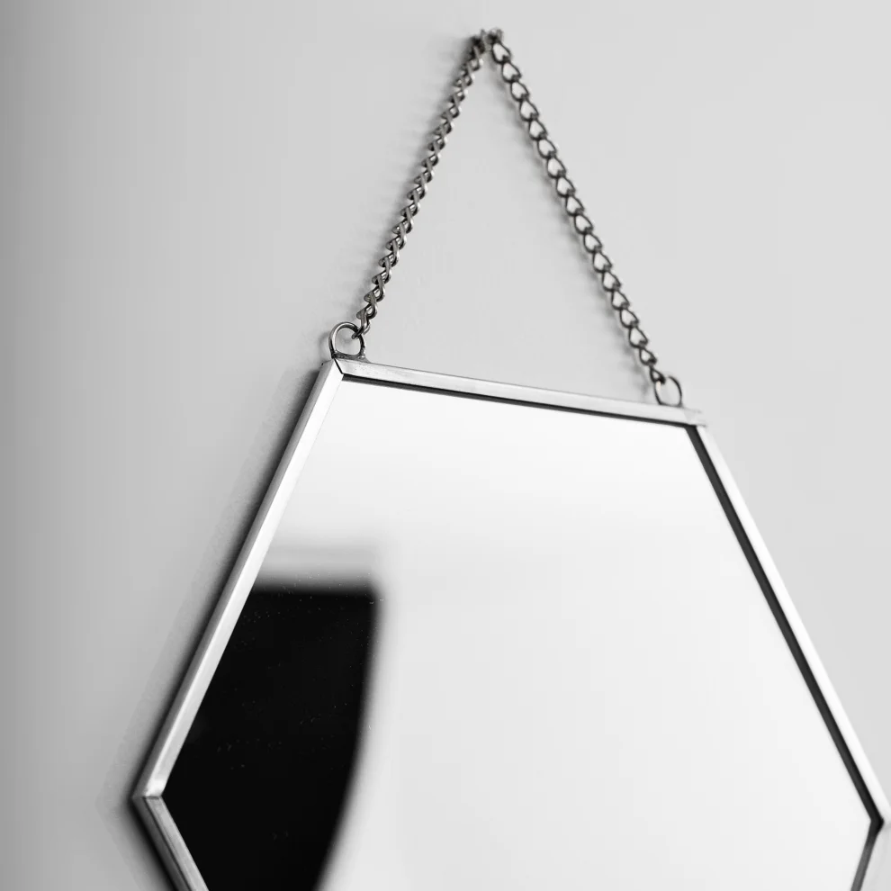 El Crea Designs - Ayn Hexagonal Wall Hanger Silver Mirror