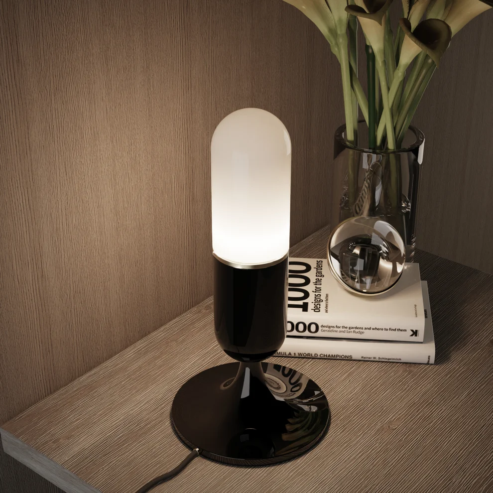 Que Design Studio - Pill Table Lamp