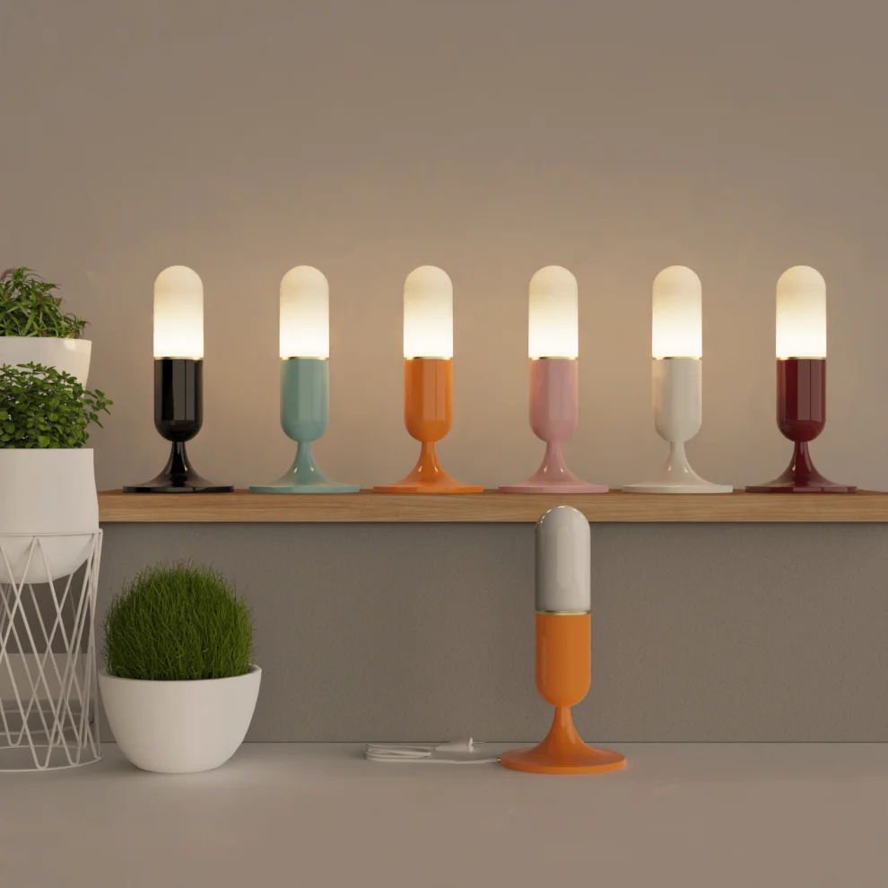 Que Design Studio - Pill Table Lamp