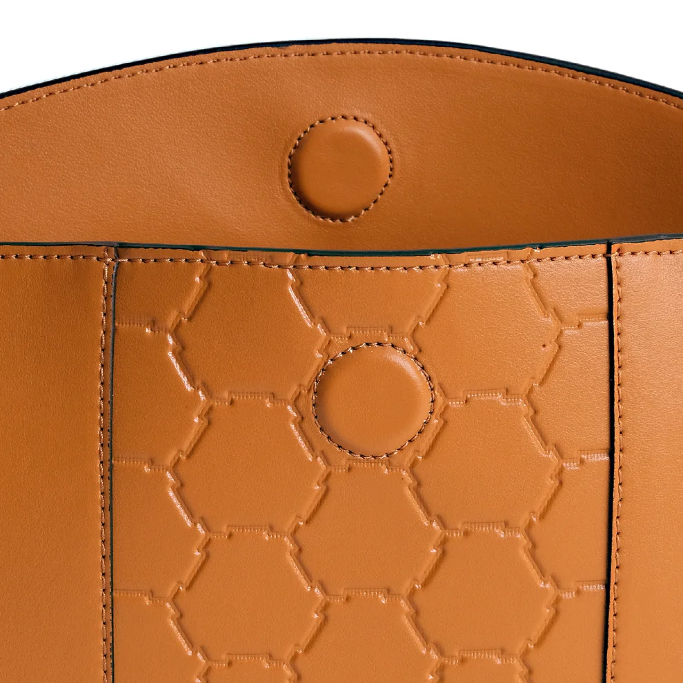 Mianqa - Vegan Apple Leather Shoulder Bag