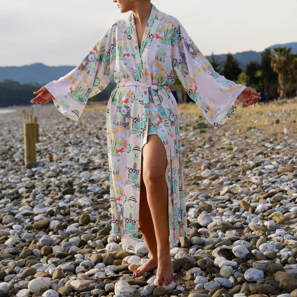 Eight Date - Moonlight Garden Kimono