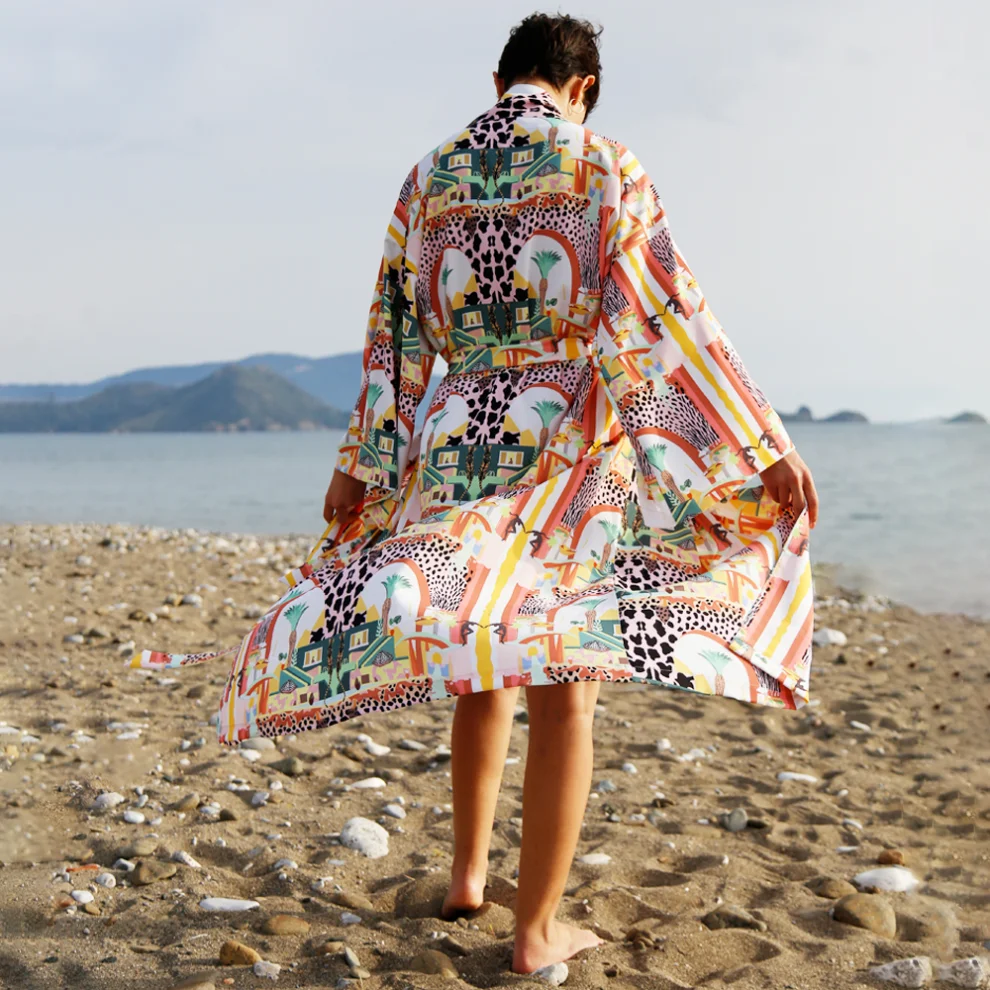 Eight Date - Powder Desert Kimono