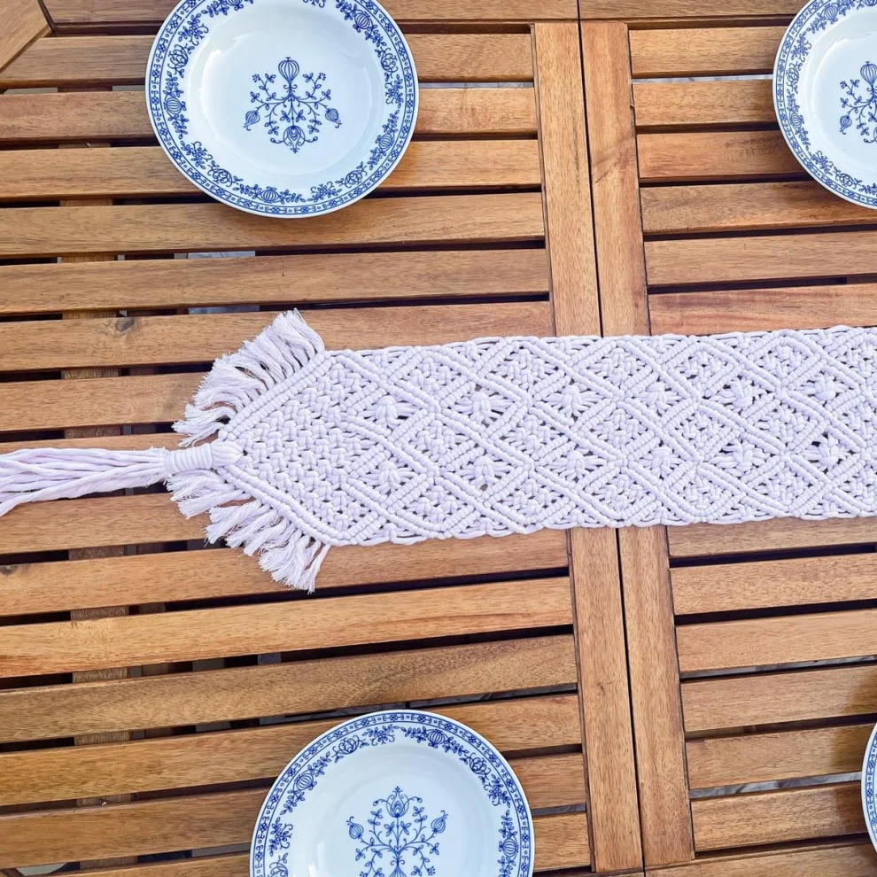 Macra Home - Macrame Table Runner