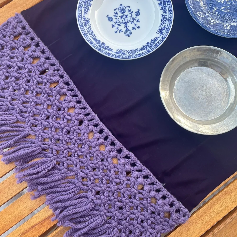 Macra Home - Table Runner