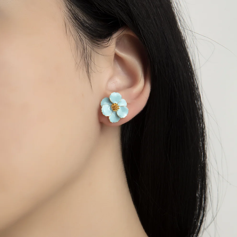 Milou Jewelry - Petite Flower Earrings