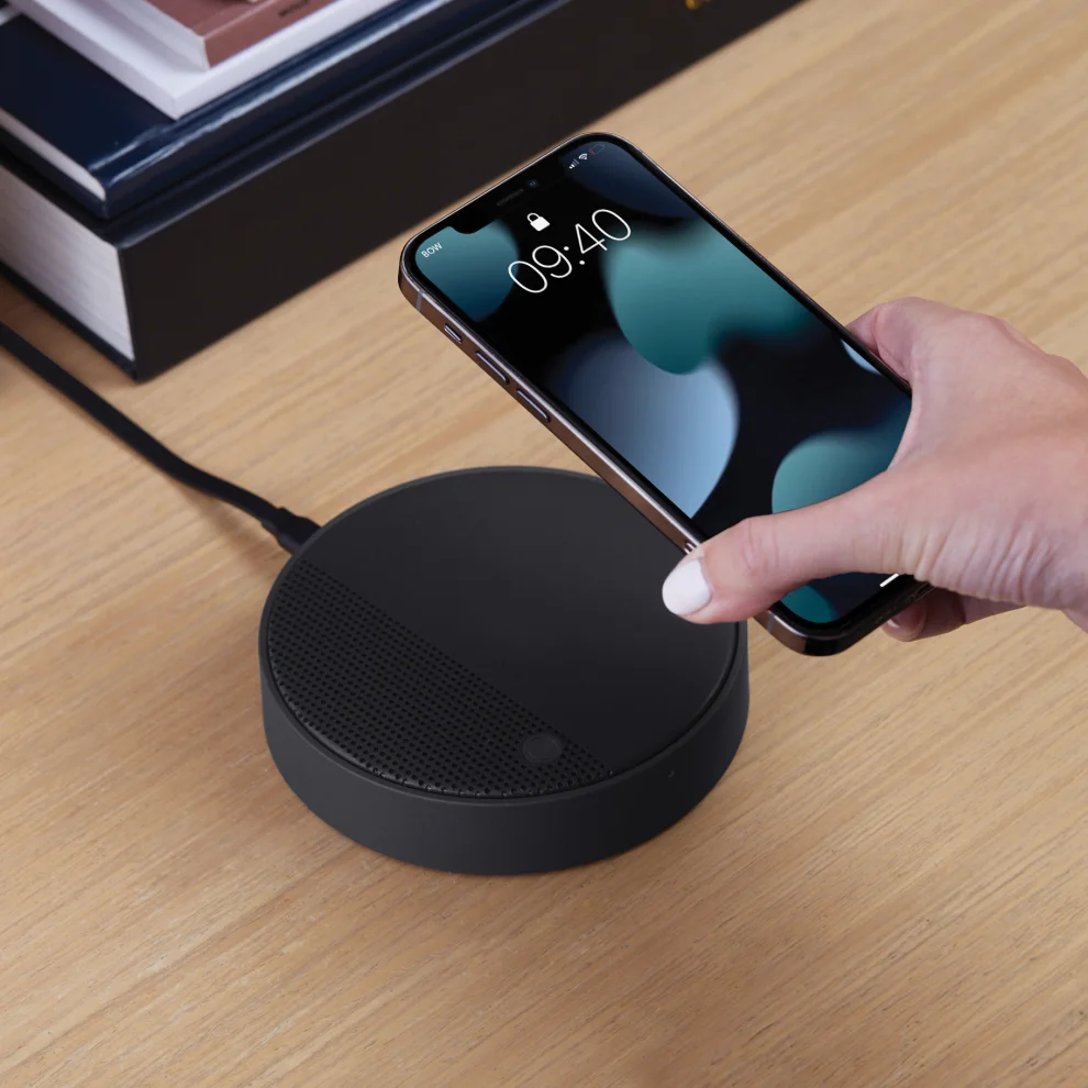 Lexon - Oslo Energy Wireless Speaker & Charging Station - Il