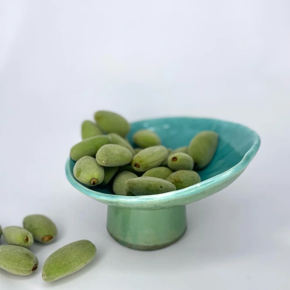 Haane Design Samodra Ceramic Footed Serving Bowl hipicon