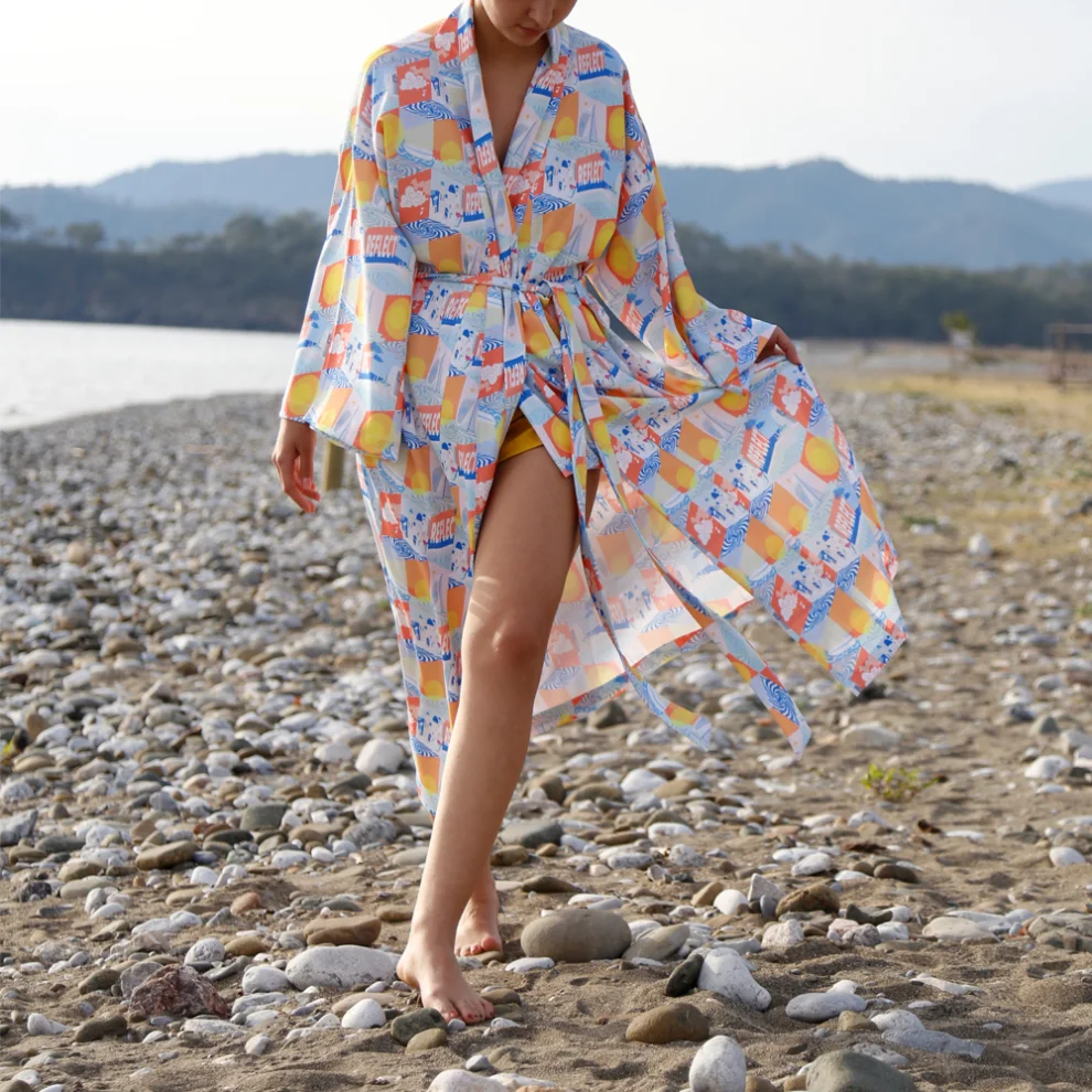 Eight Date - Warm Voyage Cube Kimono