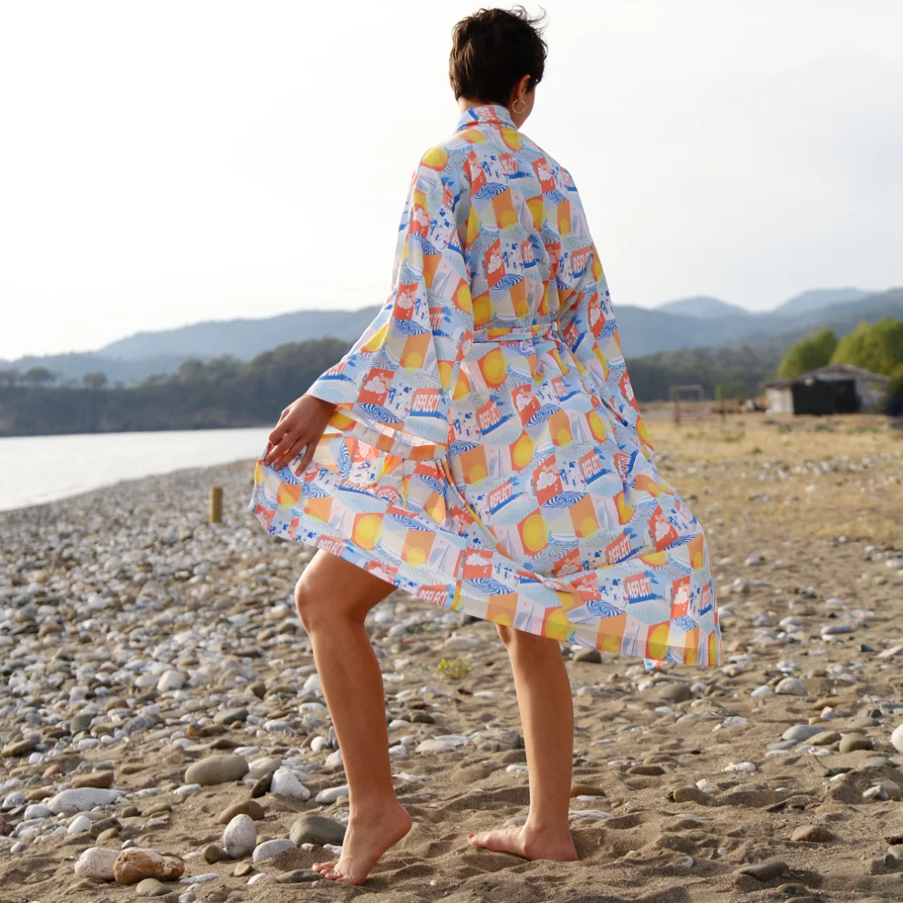 Eight Date - Warm Voyage Cube Kimono