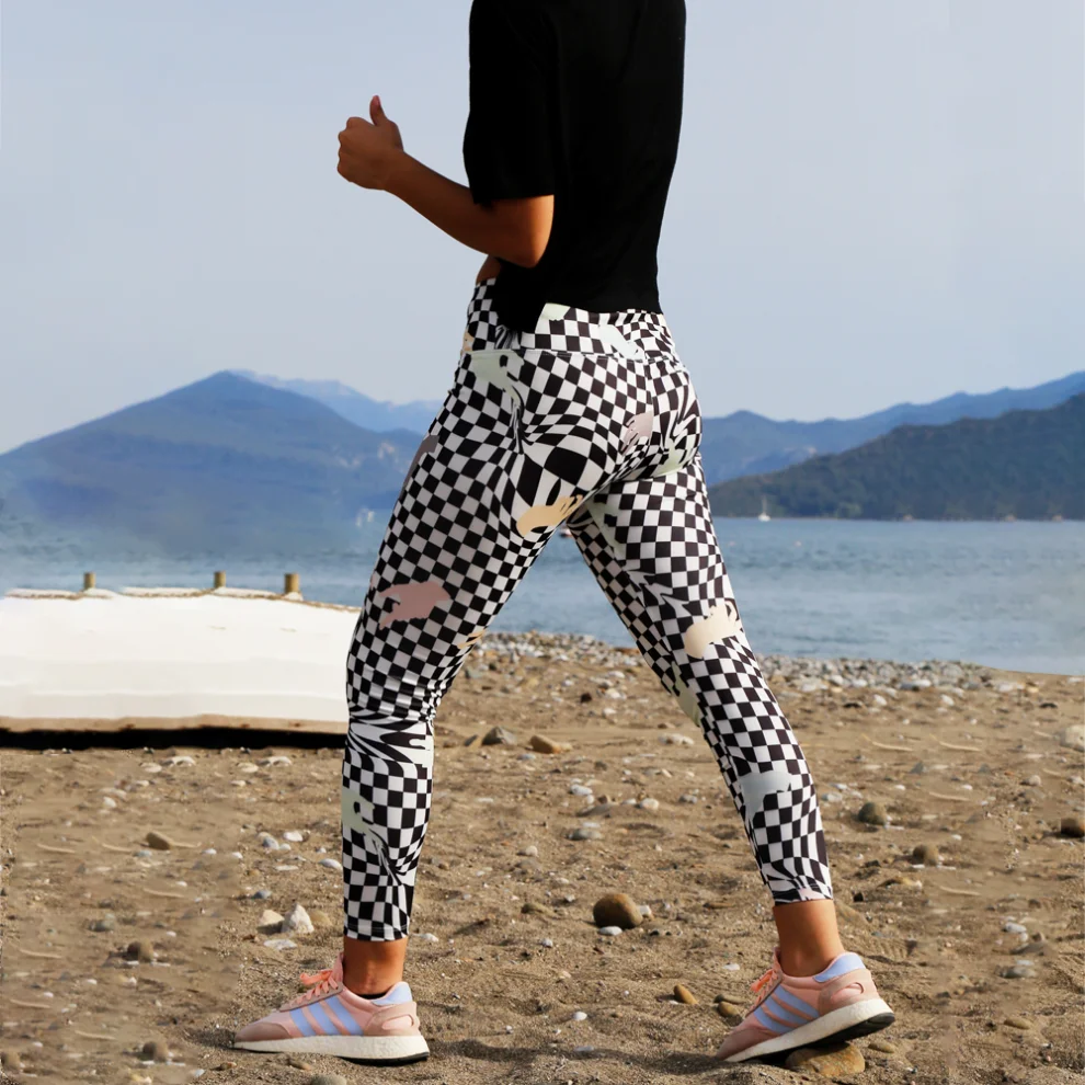 Eight Date - Square Illusion Leggings