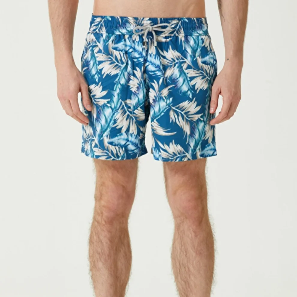 H and m outlet swim shorts