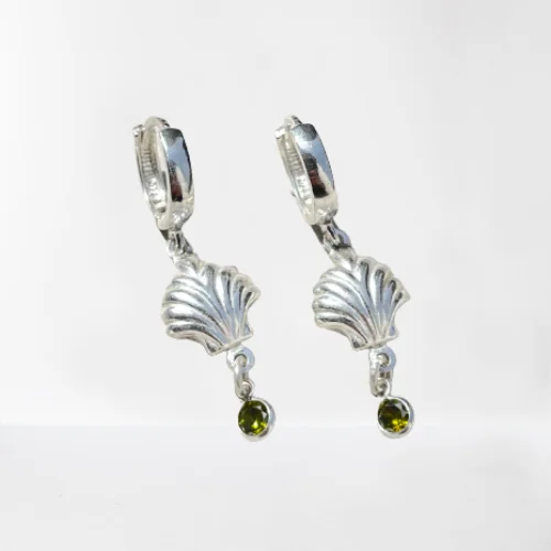 Nazou Jewelry - Clam Earrings