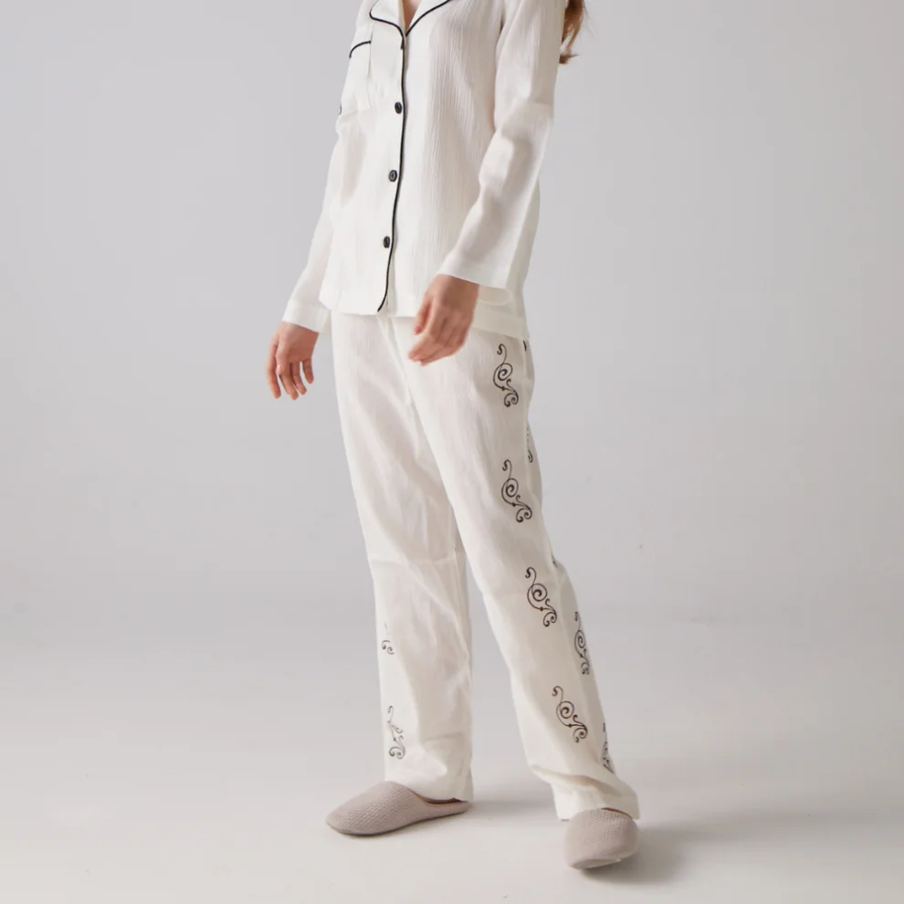 Handarte Los Angeles - Clef Pattern Long Pajama Set