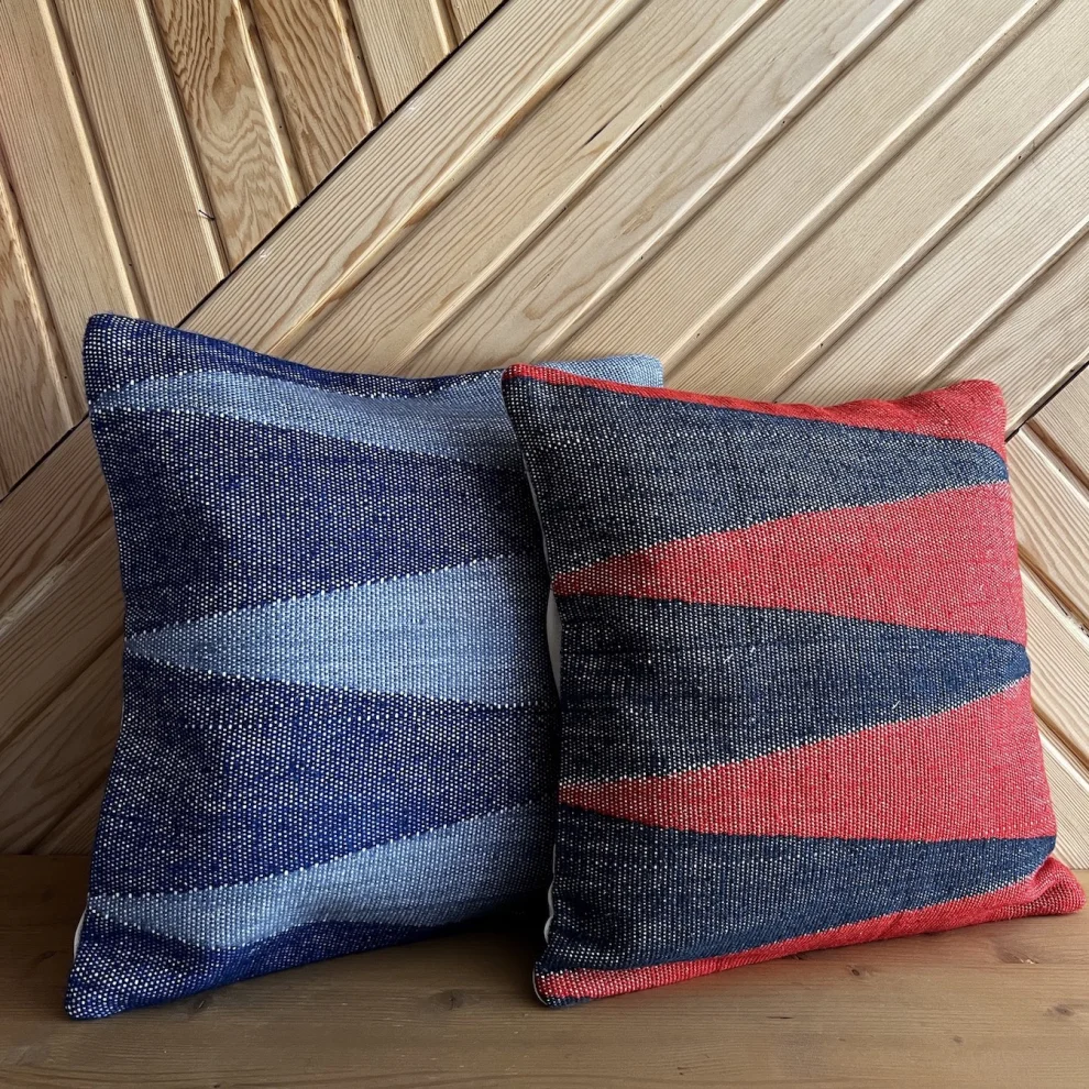 Seçil Özelmas - Adatepe Kilim Pillow