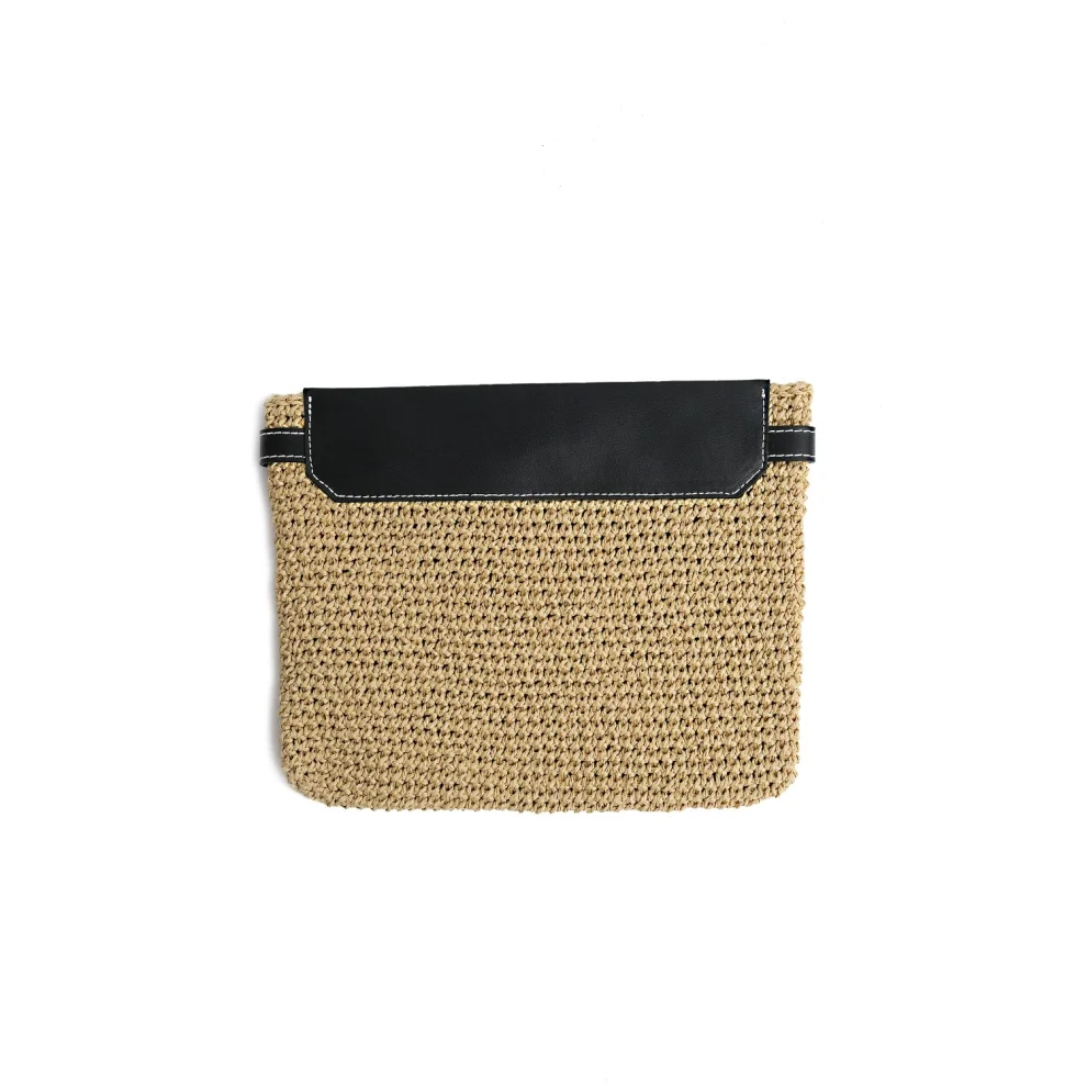 Mianqa - Vegan Bio-leather & Handwoven Raffia Clutch