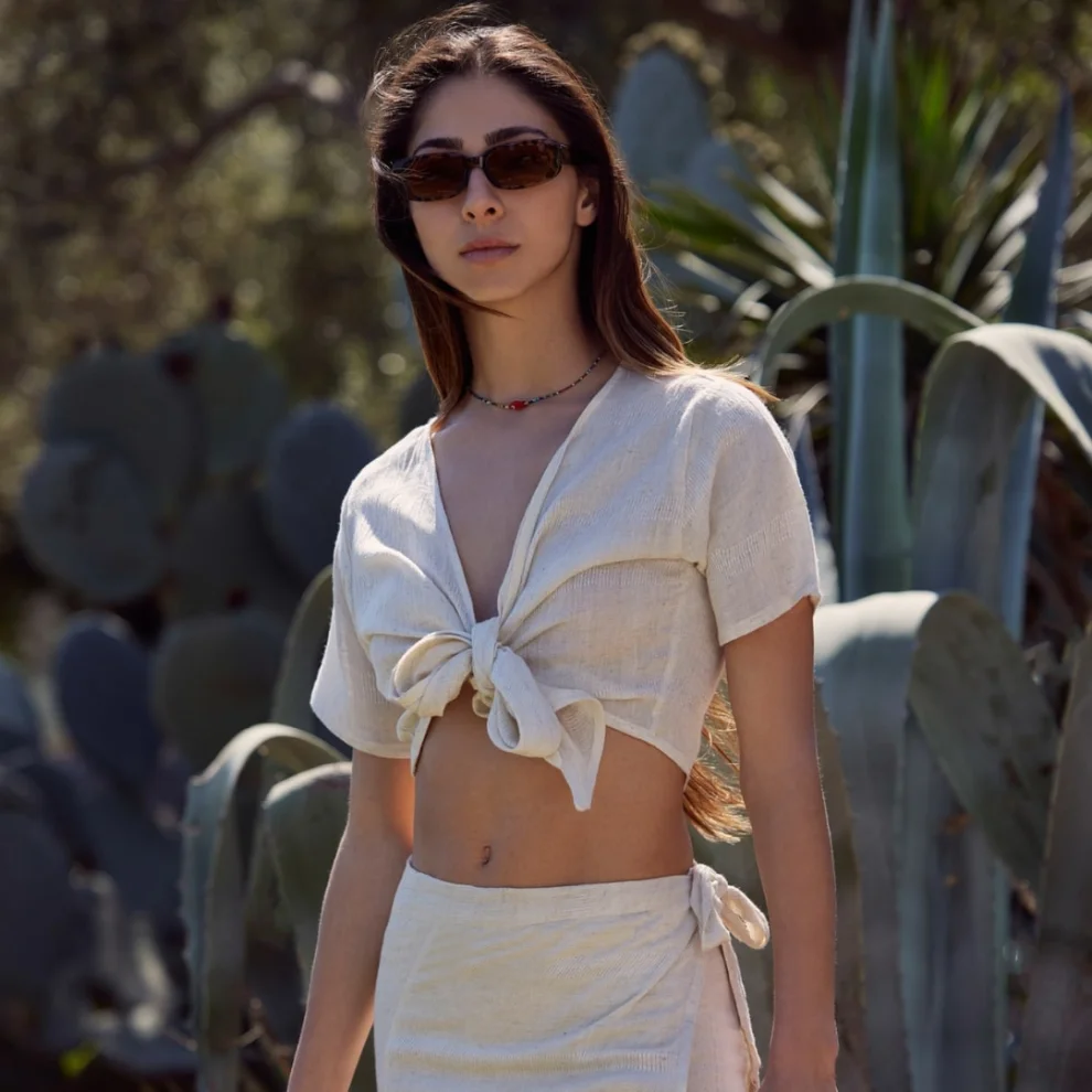 Leoya - Linen Crop Top