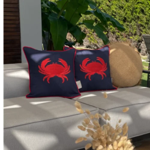 Adade Design Pillow - Nakışlı Kırlent - Yengeç