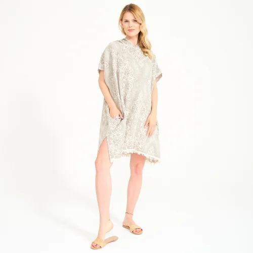 Miespiga - Unisex Lace Pattern Loincloth Surf Hooded Poncho