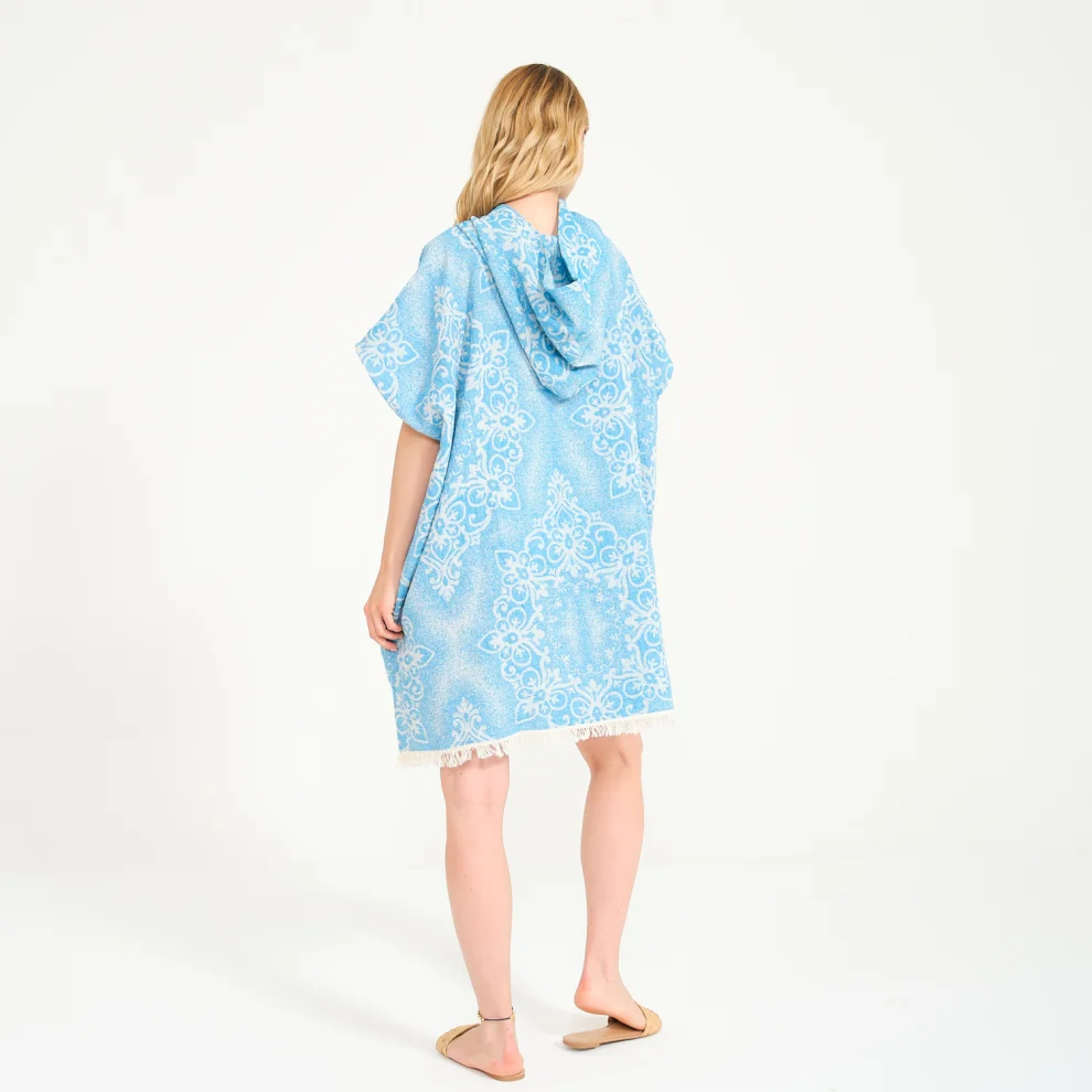 Miespiga - Unisex Lace Pattern Loincloth Surf Hooded Poncho