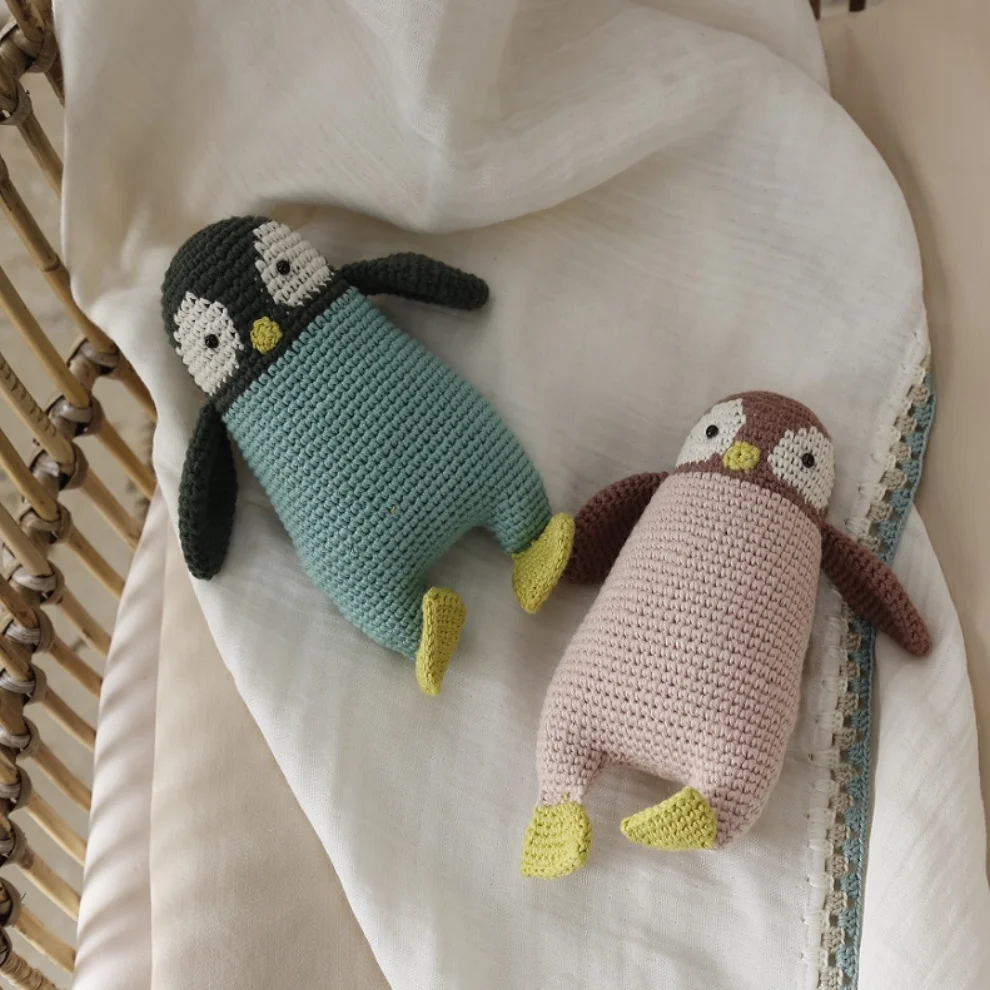 2 Stories - Penguın Pıngu Cuddling Friend