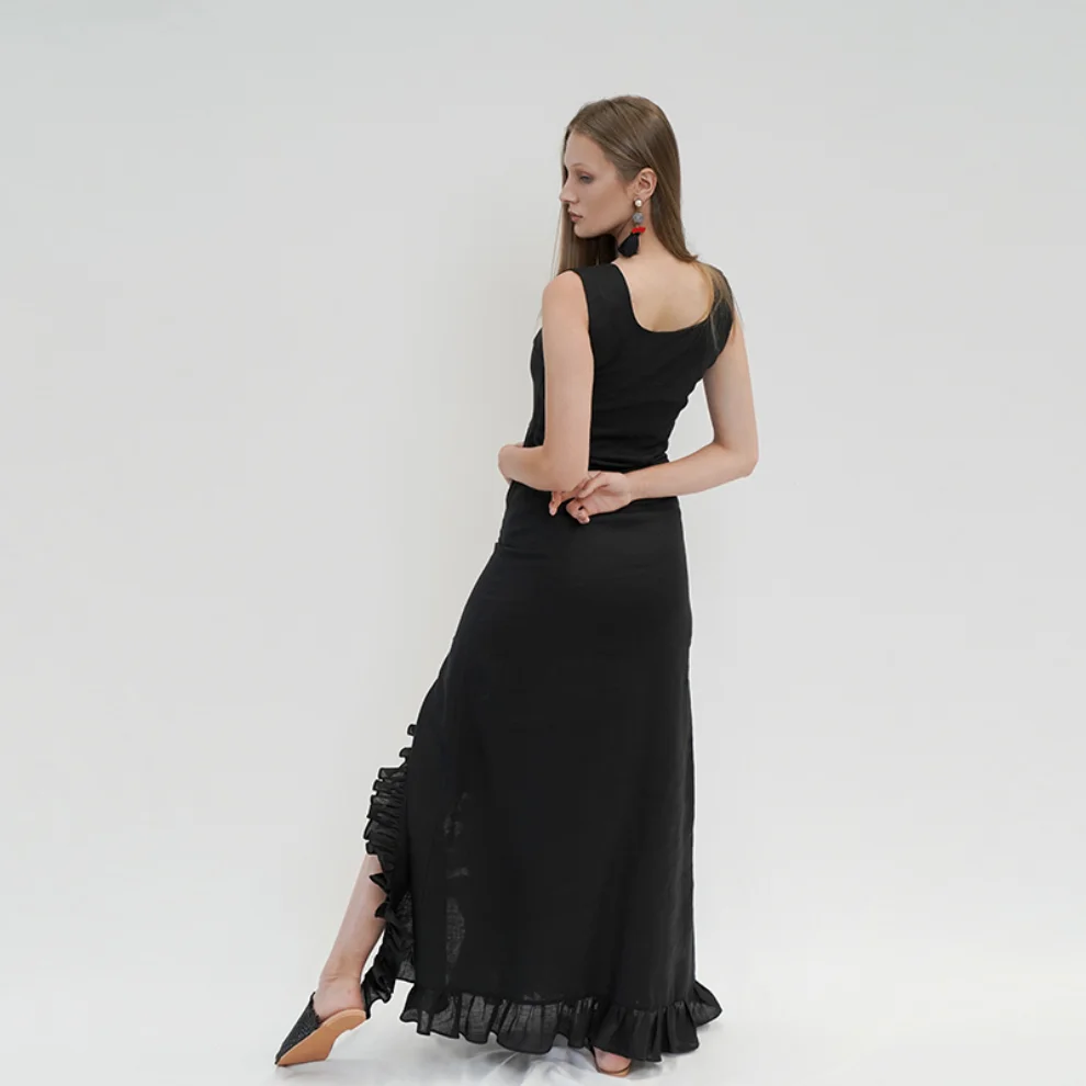 Mezz - Dress Zero Sleeve