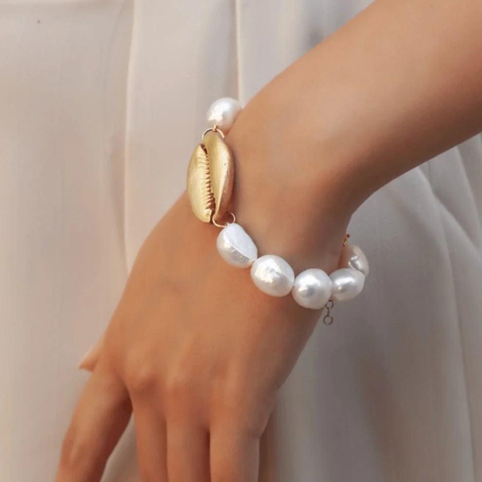 Linya Jewellery - Berla Seashell Pearl Bracelet