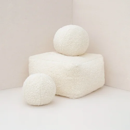 LIVN PIECES - Kleed Ball Pillow