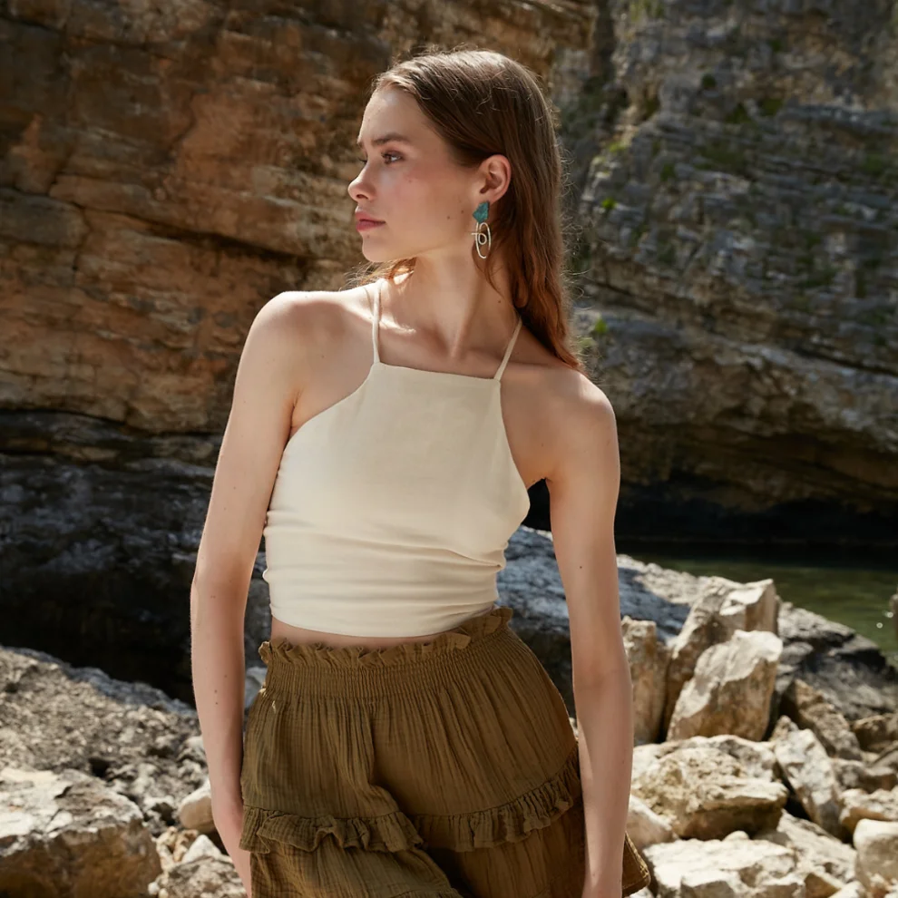 Handarte Los Angeles White Halter Neck Muslin Top hipicon