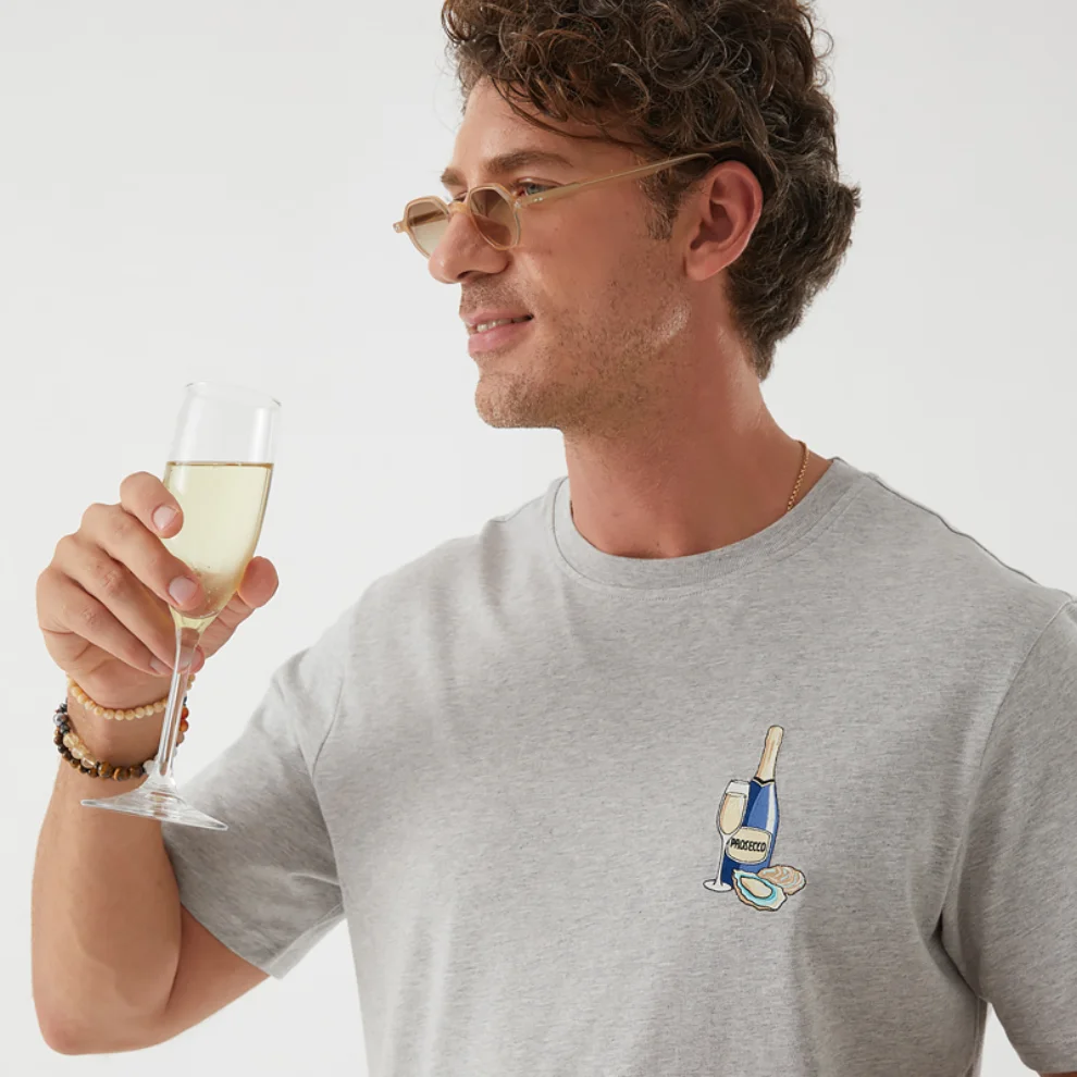 Gourmoji - Unisex Prosecco & Oyster T-shirt