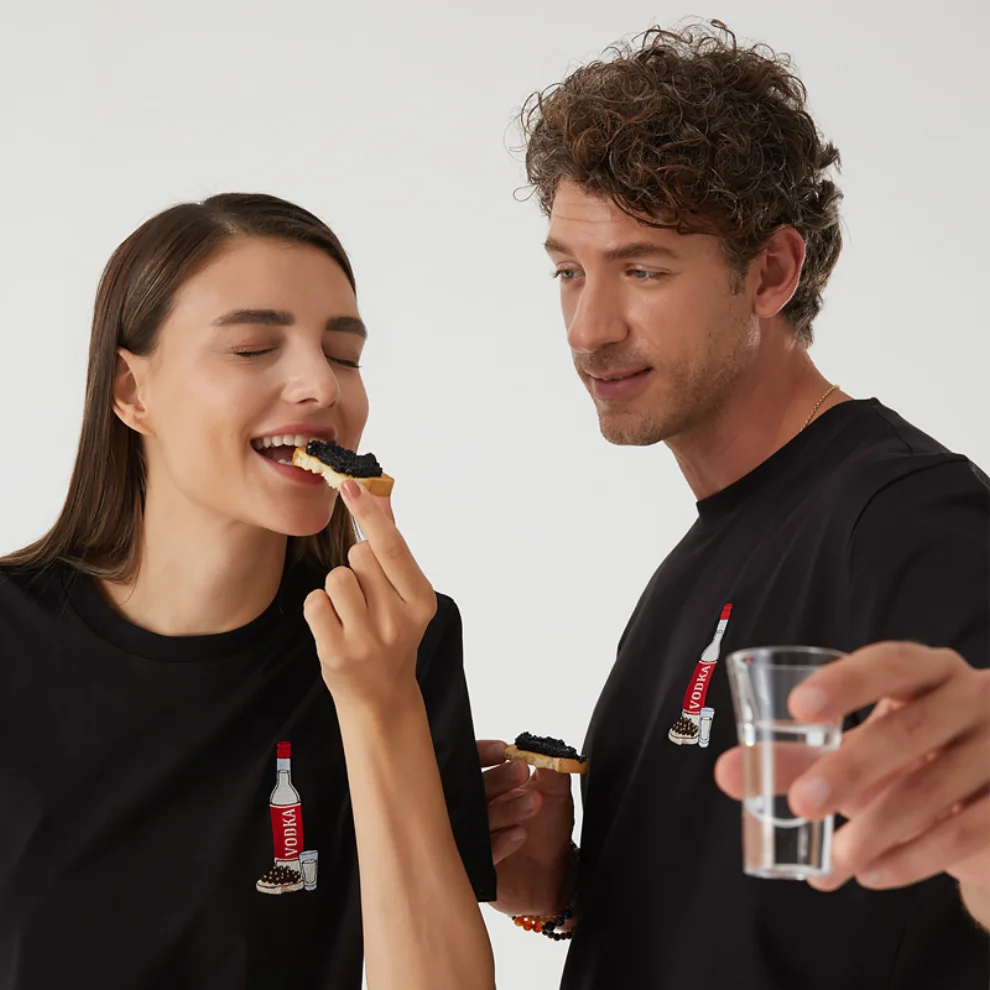 Gourmoji - Unisex Vodka & Caviar T-shirt