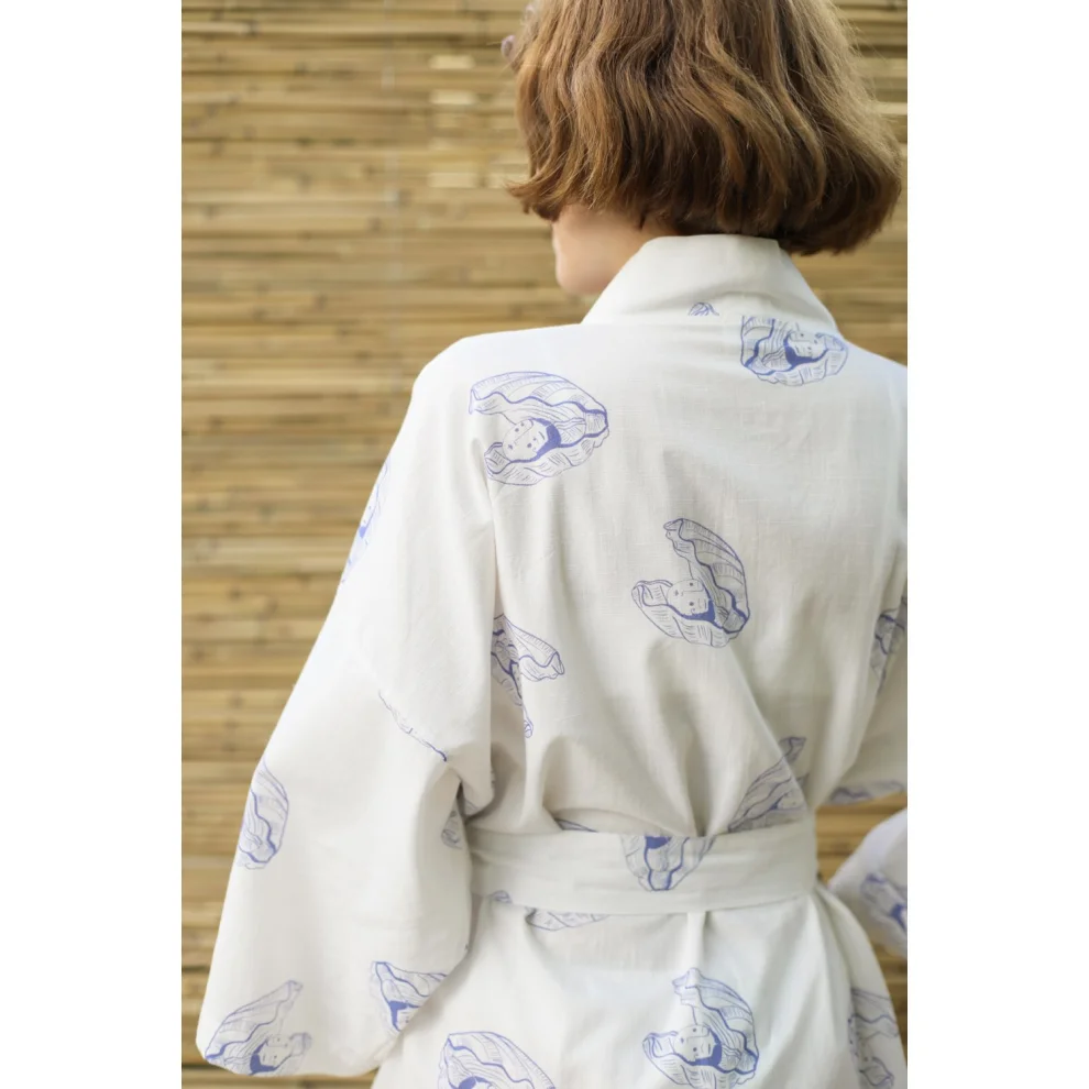 Yaka Studio - The Pearl Lady Kimono