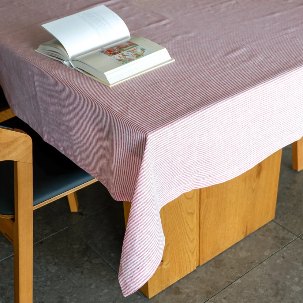 Lillypilly - Cheesecake Tablecloth
