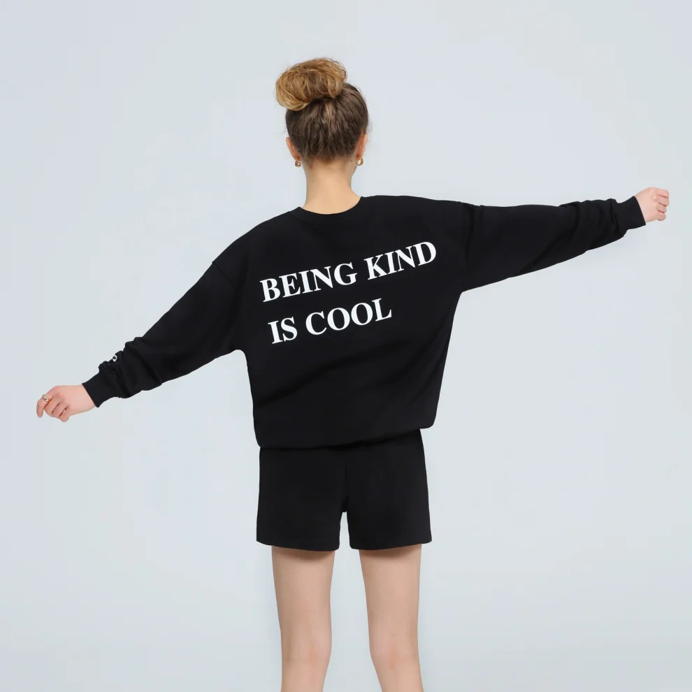 Wear Three Points - Weekend Oversize Sweatshirt