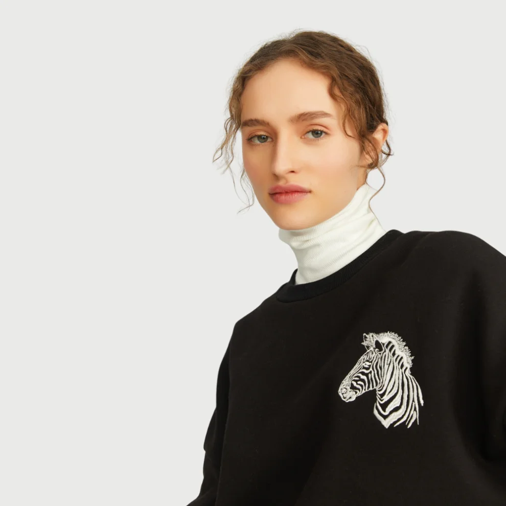 Auric - Zebra Embroidered Sweatshirt - Il