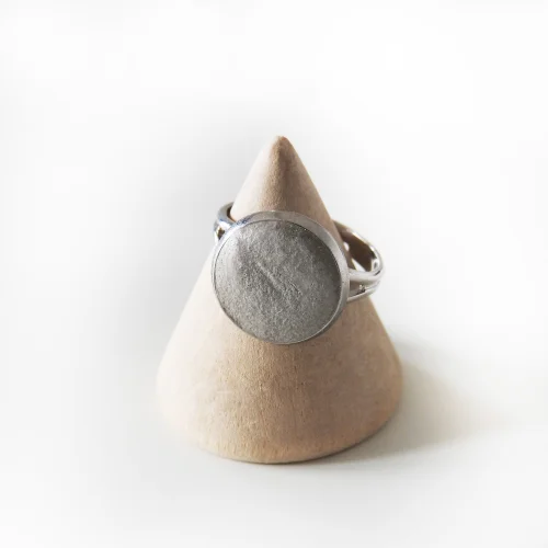 Root Jewellery - Concrete Ring/ Single Frame