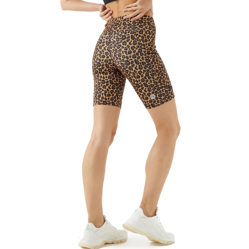 Activera - High-waist-recovering Leopard Short Tights