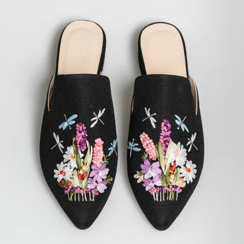 Studio of Friends - Floral Pattern Hand Embroidered Ribbon Slippers