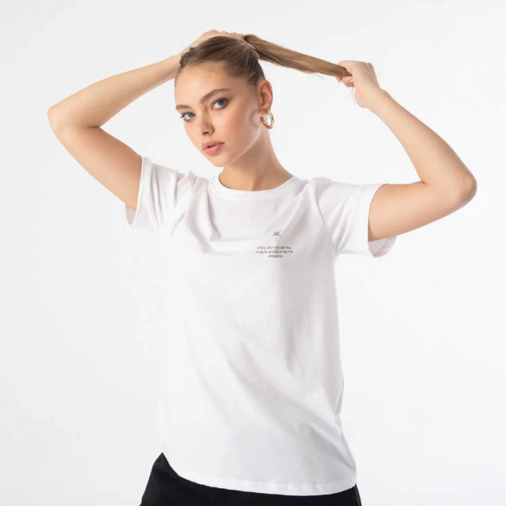 Aslı Yarış - Short-sleeve T-shirt