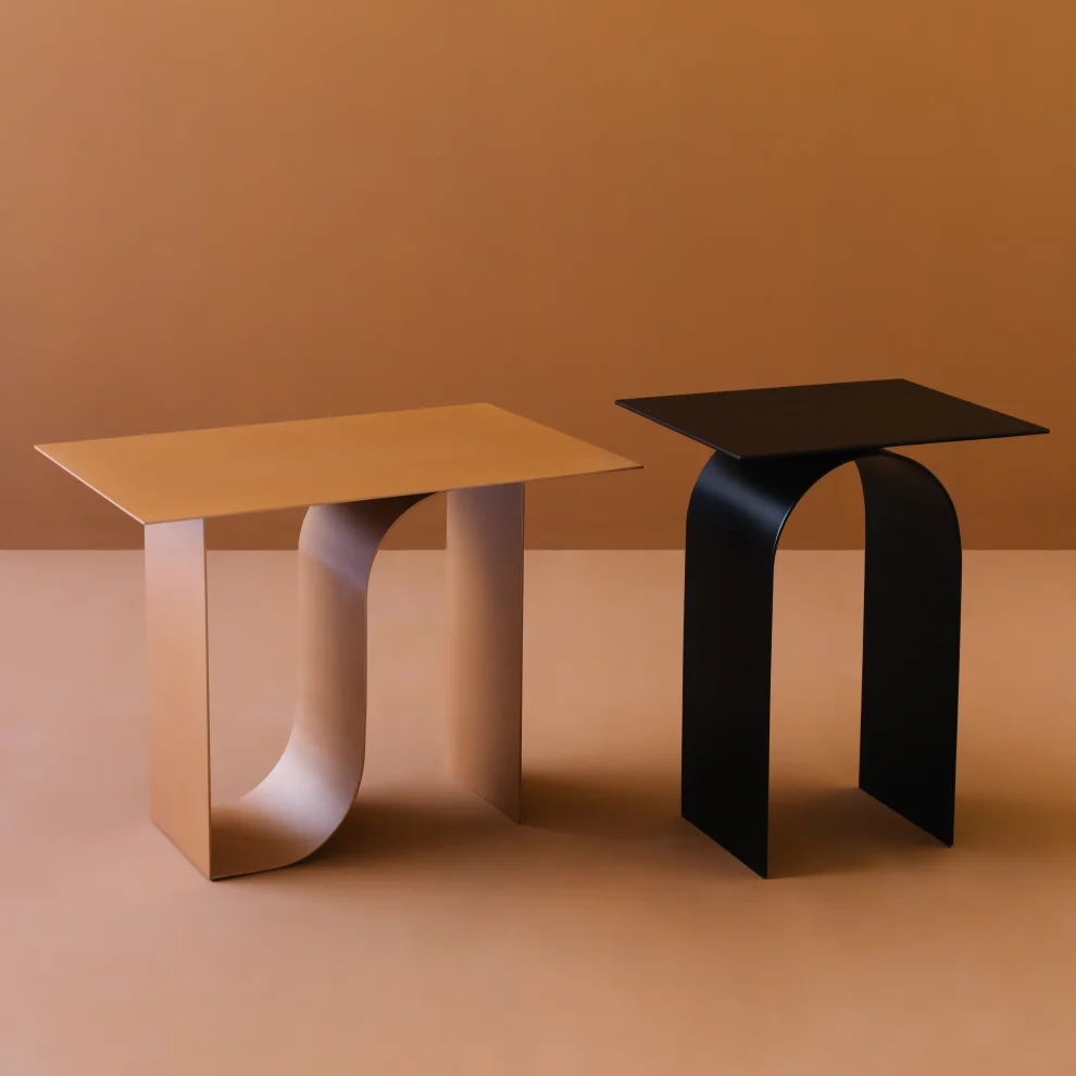 goods - Curve No: 01 Side Table