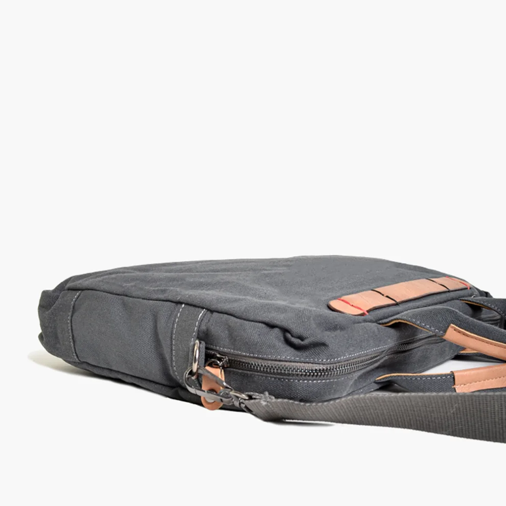 S.T.U.D.I.O. B.L.U.E. - Norf Tablet Bag