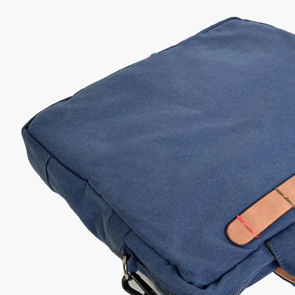 S.T.U.D.I.O. B.L.U.E. - Norf Tablet Bag