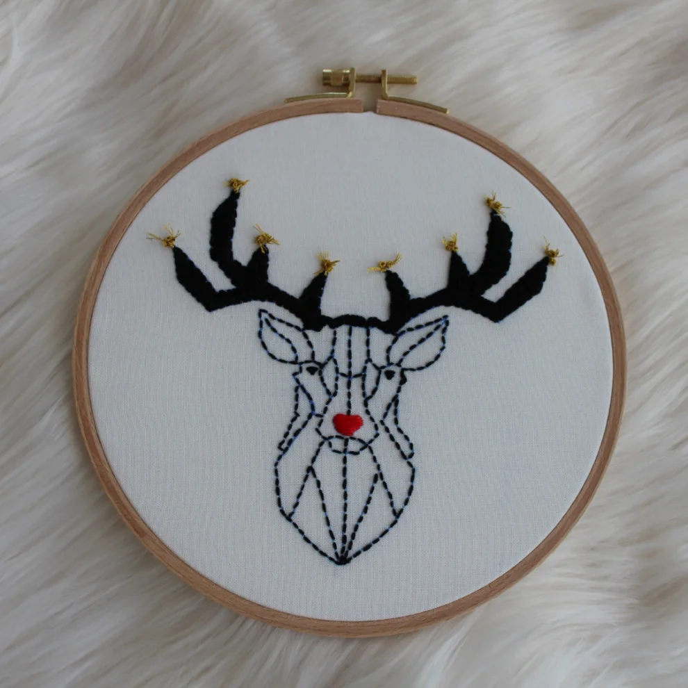 DEAR HOME - Deer Embroidery Hoop Art