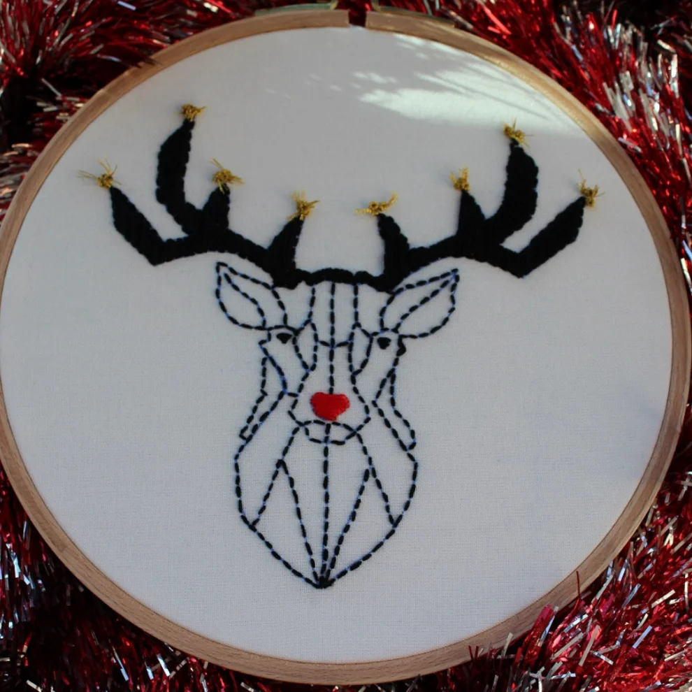 DEAR HOME - Deer Embroidery Hoop Art