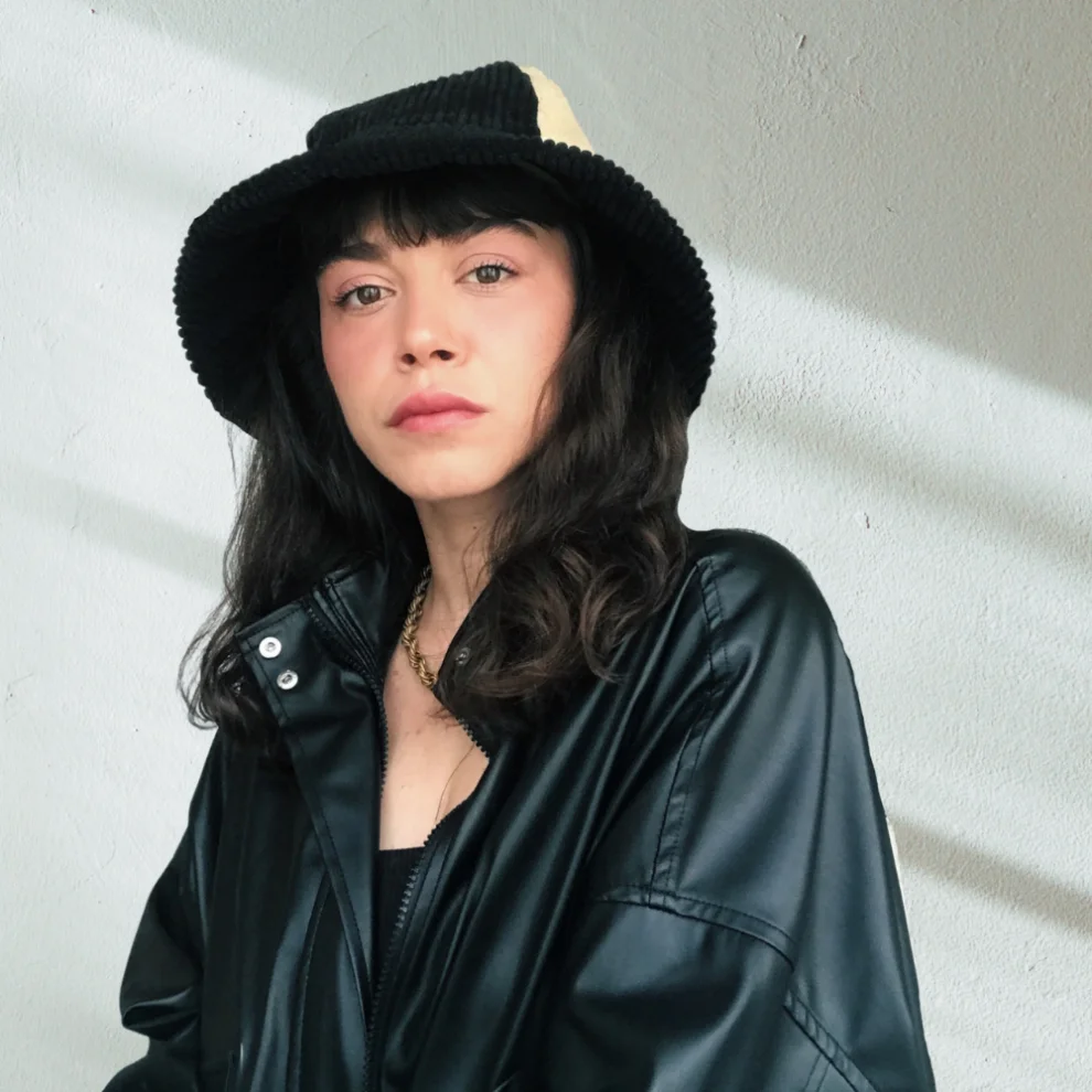 Thirty Three Design - Velvet Hat S Black-Cream | hipicon