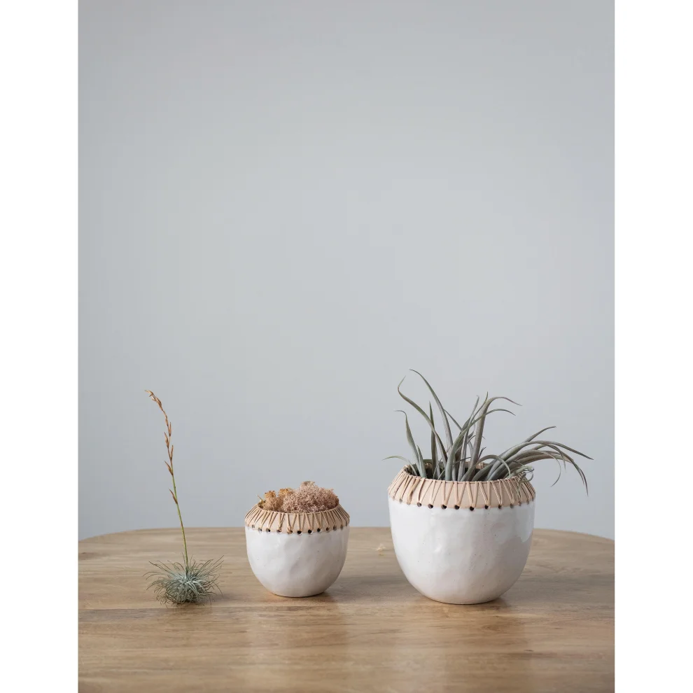 Warm Design	 - Rattan Detailed Porcelain Flower Pot