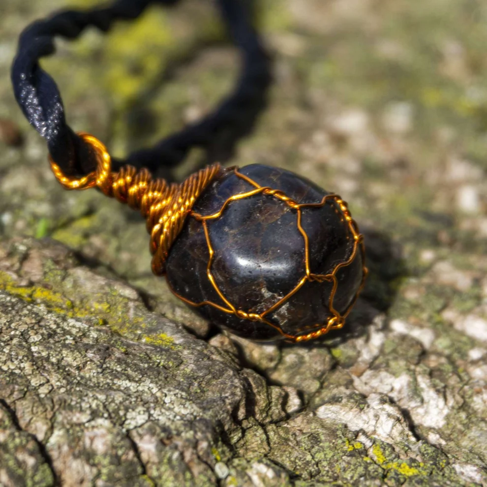 İndafelhayat - Garnet Necklace