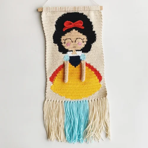Symsad Crochet - Snow White Wall Hanging
