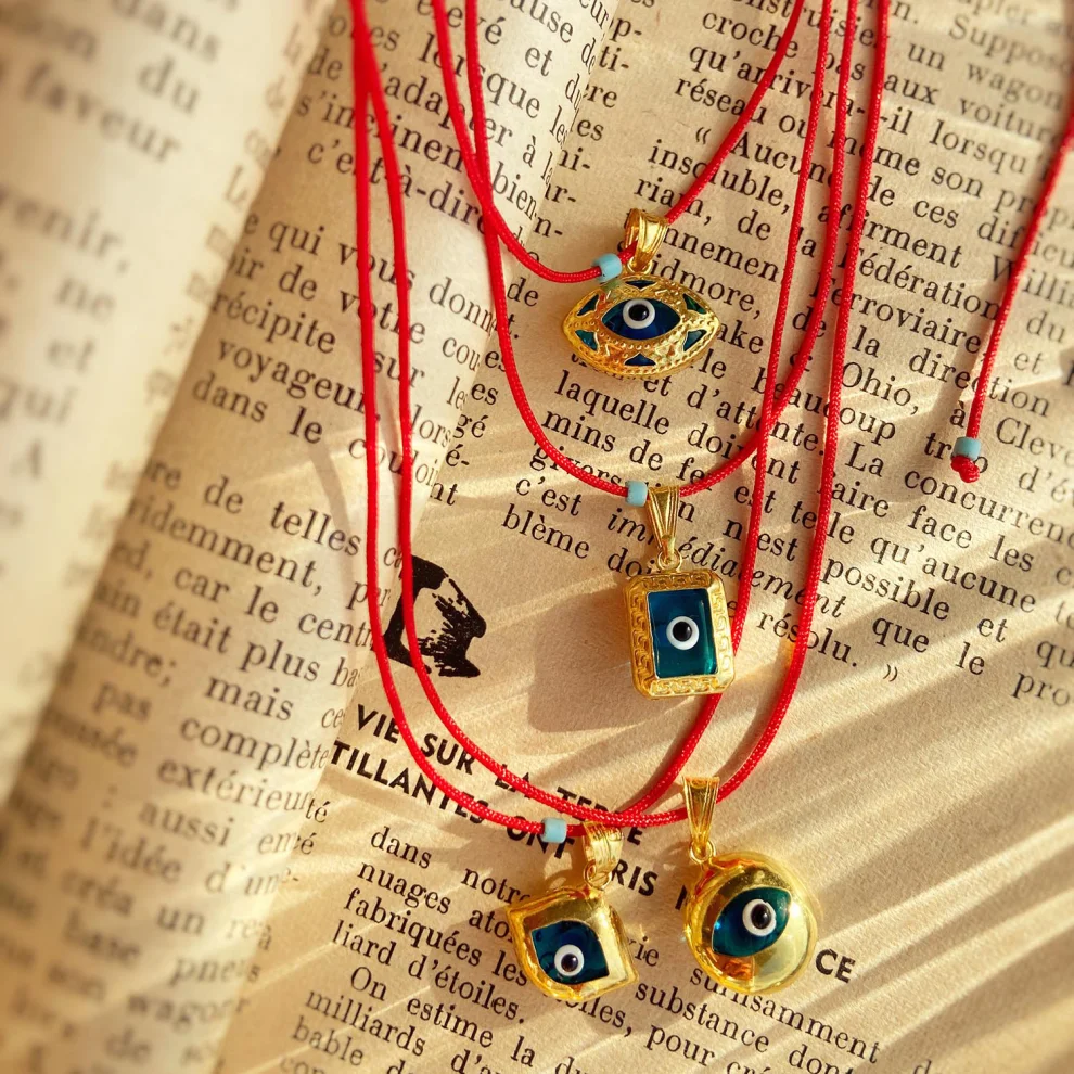 The Pheia - Vintage Evil Eye String Necklace